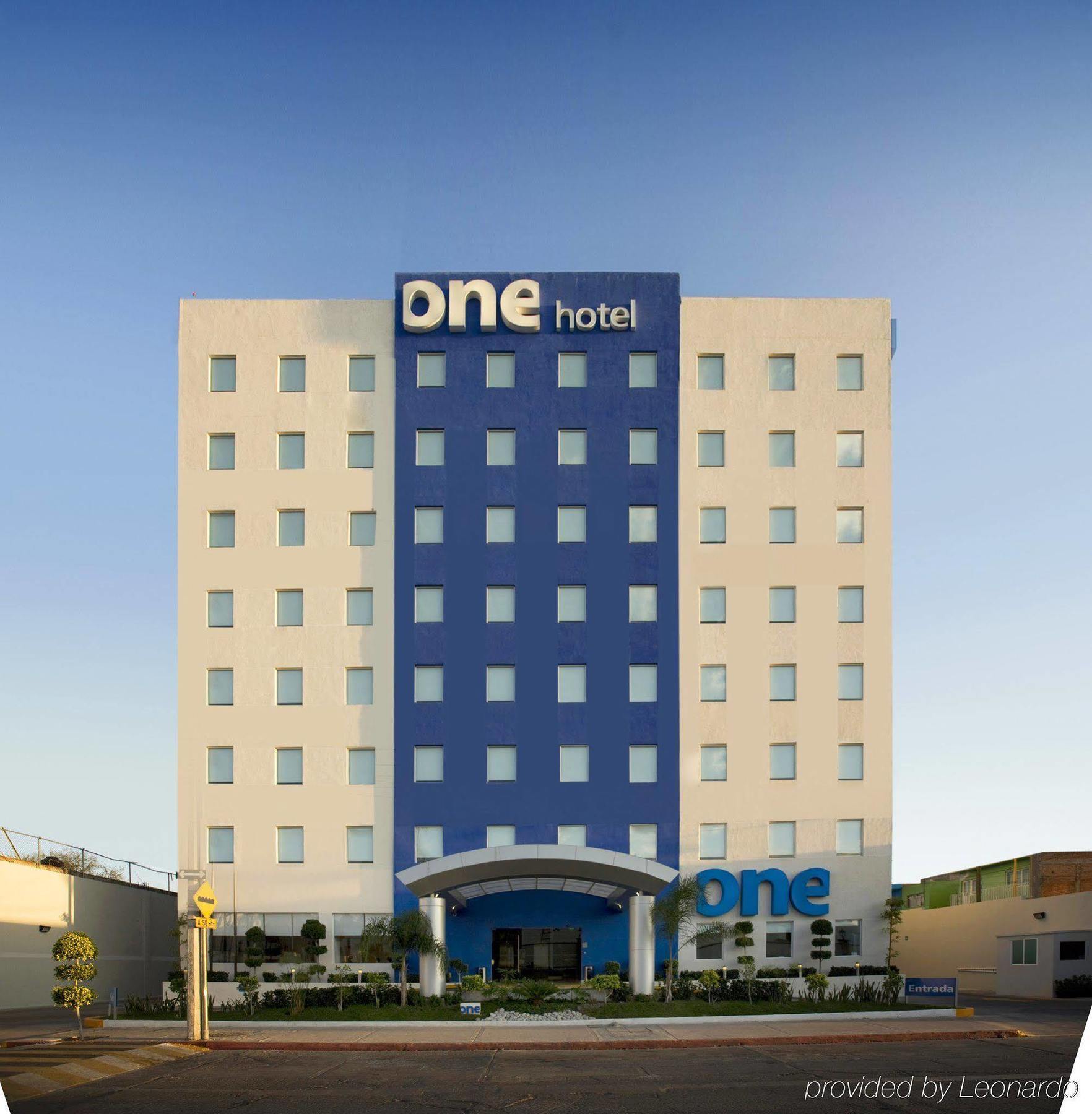 Отель One Aguascalientes Sur Экстерьер фото